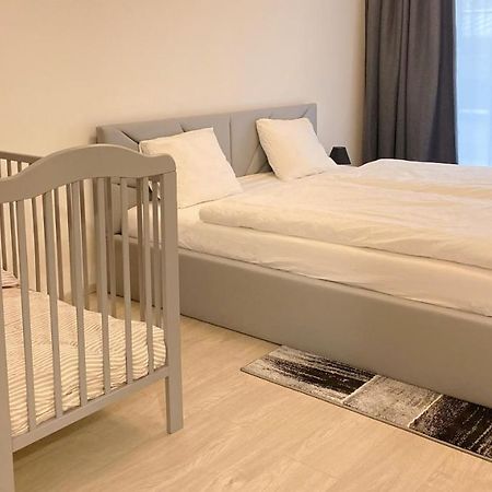 Tran Chien Apartment With Free Private Parking Praha Eksteriør bilde