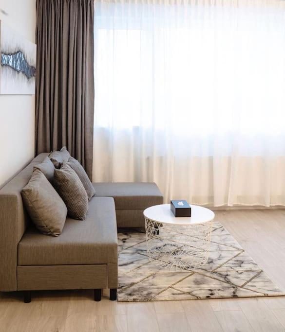 Tran Chien Apartment With Free Private Parking Praha Eksteriør bilde