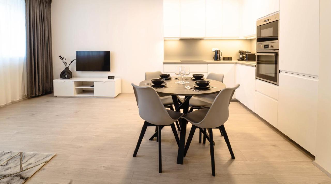 Tran Chien Apartment With Free Private Parking Praha Eksteriør bilde