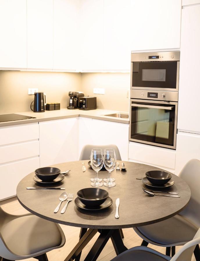Tran Chien Apartment With Free Private Parking Praha Eksteriør bilde