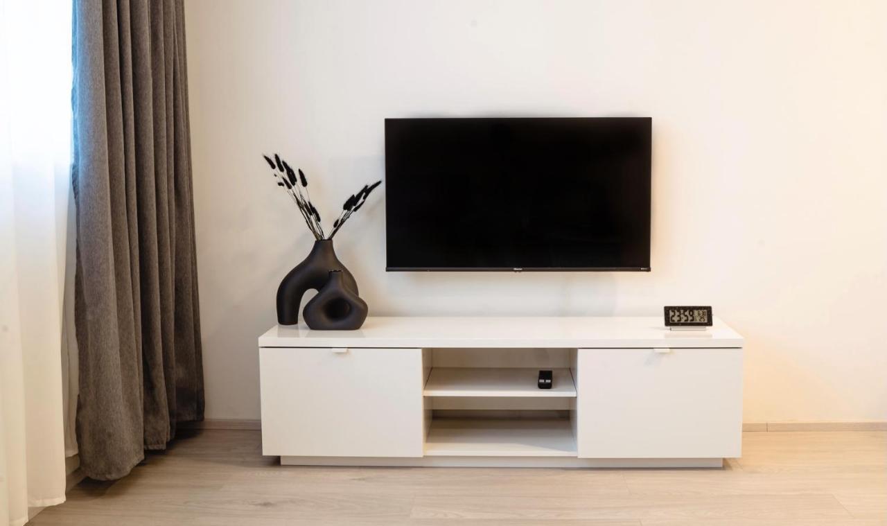 Tran Chien Apartment With Free Private Parking Praha Eksteriør bilde