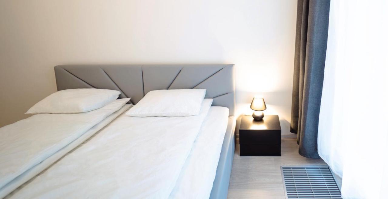 Tran Chien Apartment With Free Private Parking Praha Eksteriør bilde
